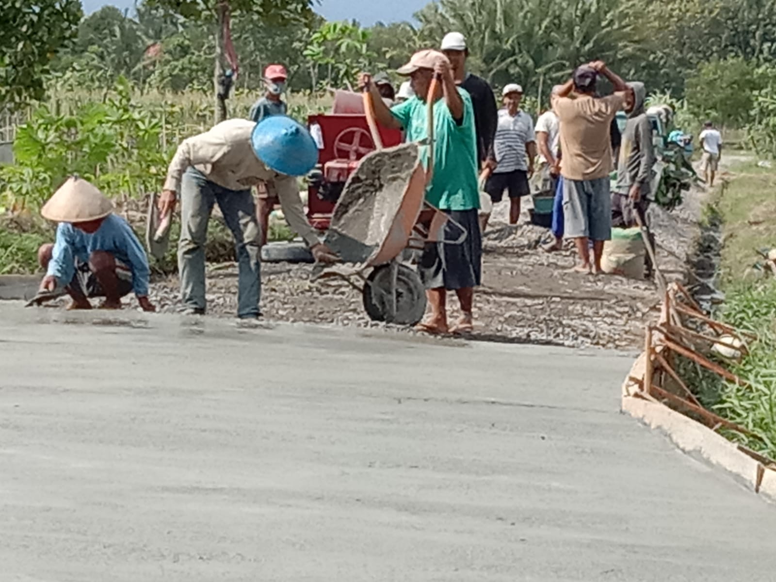 Pekerjaan Cor Blok Program PSU di Kalurahan Margomulyo dimulai