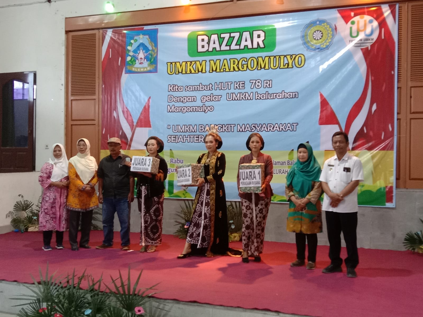 Lomba Peragaan Busana Jawa dan Mewuru Kain Semarakkan gelar UMKM Margomulyo