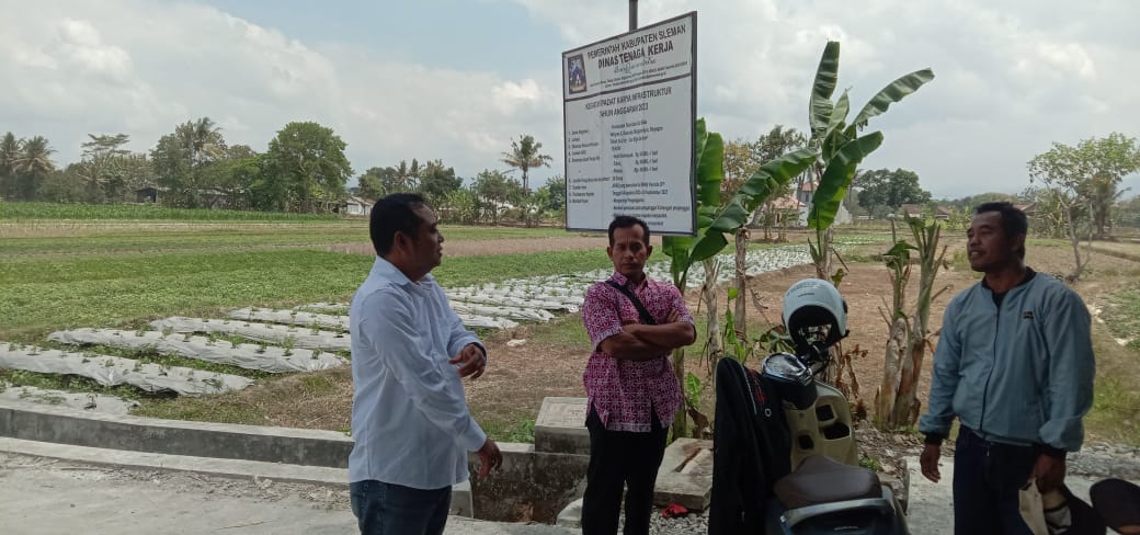Anggota DPRD DIY Tinjau Hasil Padat Karya Infrastruktur di Mriyan X Kasuran Margomulyo