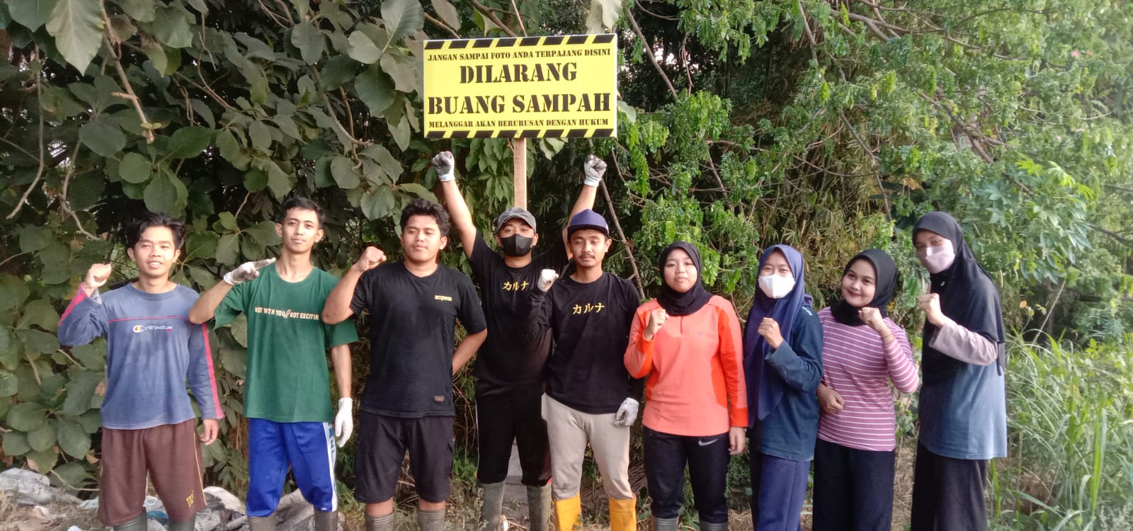 Karang Taruna Putra Mulia Margomulyo Adakan Gropyok Sampah di Buk Kuning