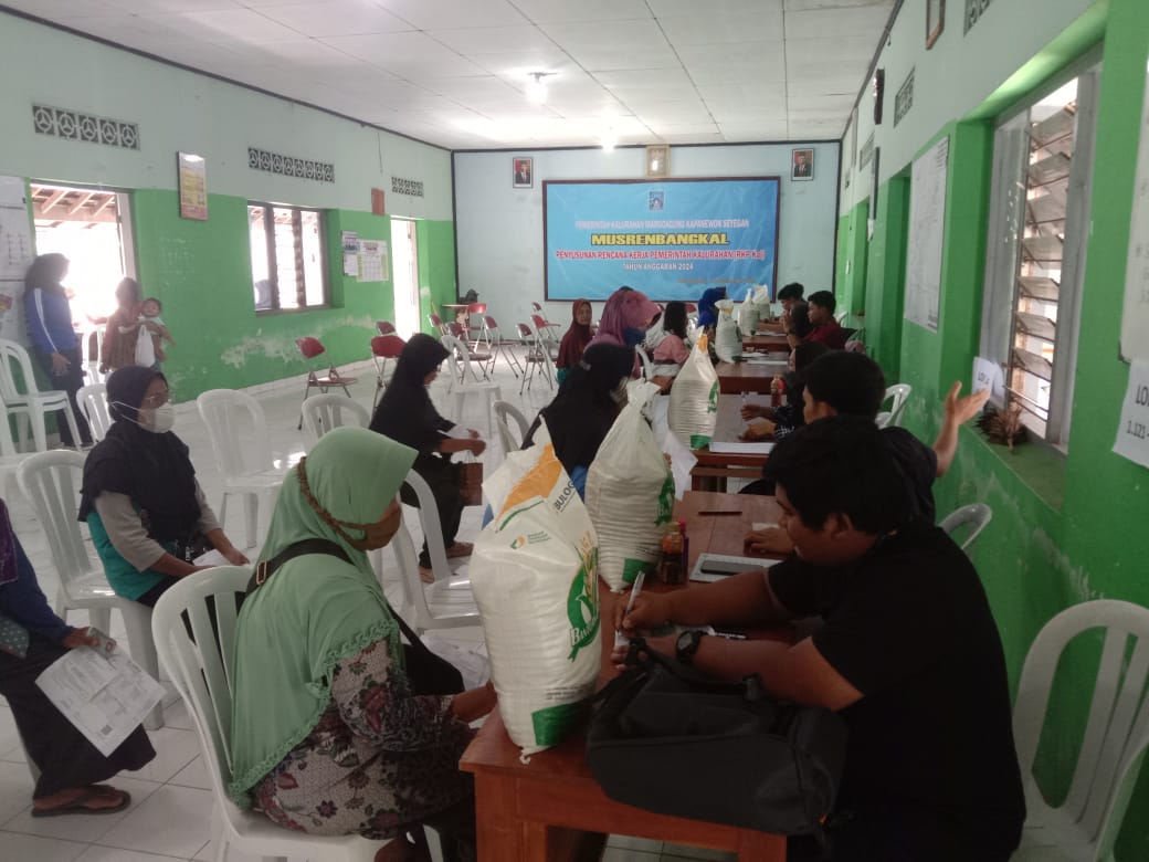 1.564 KPM Margoagung Menerima Beras CPP