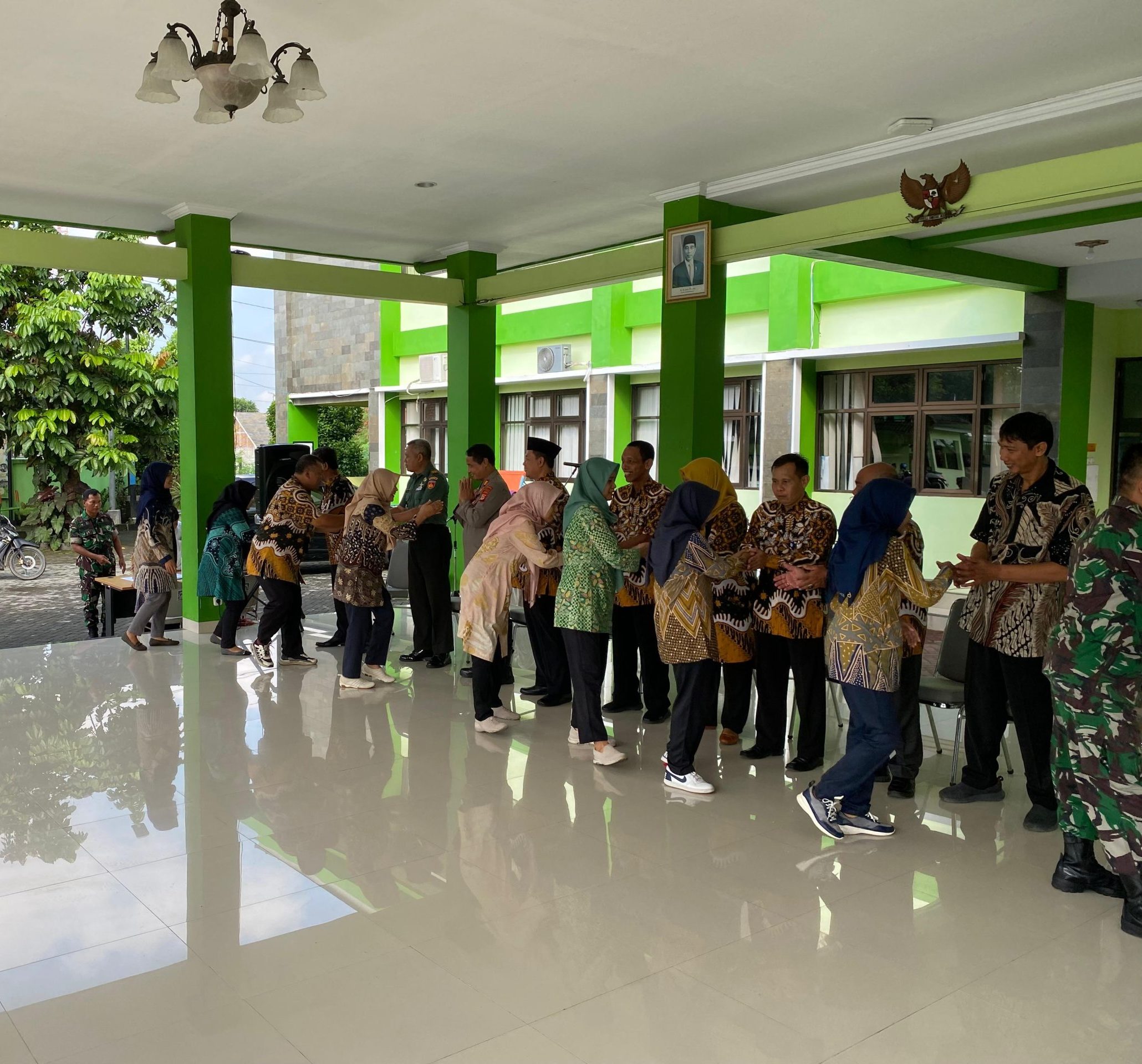 Halal Bihalal sebagai Momentum Silaturahmi dan Saling Memaafkan