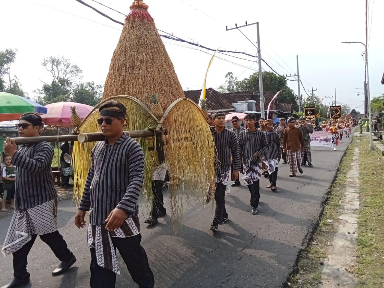 Merti Dusun Tegal Gentan Angkat Nilai Adat dan Budaya Melalui Kirab dan Pagelaran Seni