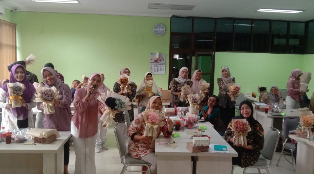 Pelatihan Membuat Buket, Mengasah Kreativitas dan Meningkatkan Peluang Usaha