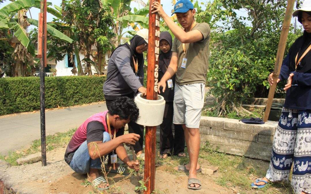 Perkuat Branding UMKM Lokal, KKN-M UNY Dampingi Peyek Kacang Mbah Hardi di Tegalweru